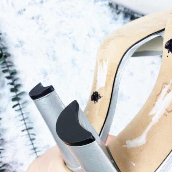 New Stuart Weitzman Chic Metallic Ankle Strap Heels Shoes size 6B - Picture 9 of 10